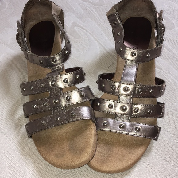 Shoes - Aerosoles Platinum Sandals Size 8.5